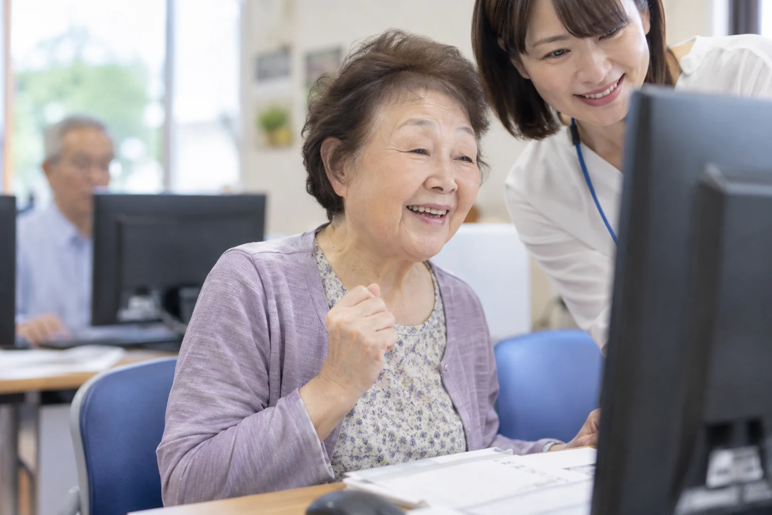 パソコンの操作を理解して笑顔になった生徒さん